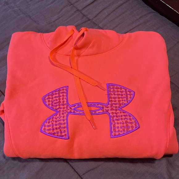 Hoodie by Under Armour Brand. EUC! - Picture 16 of 16
